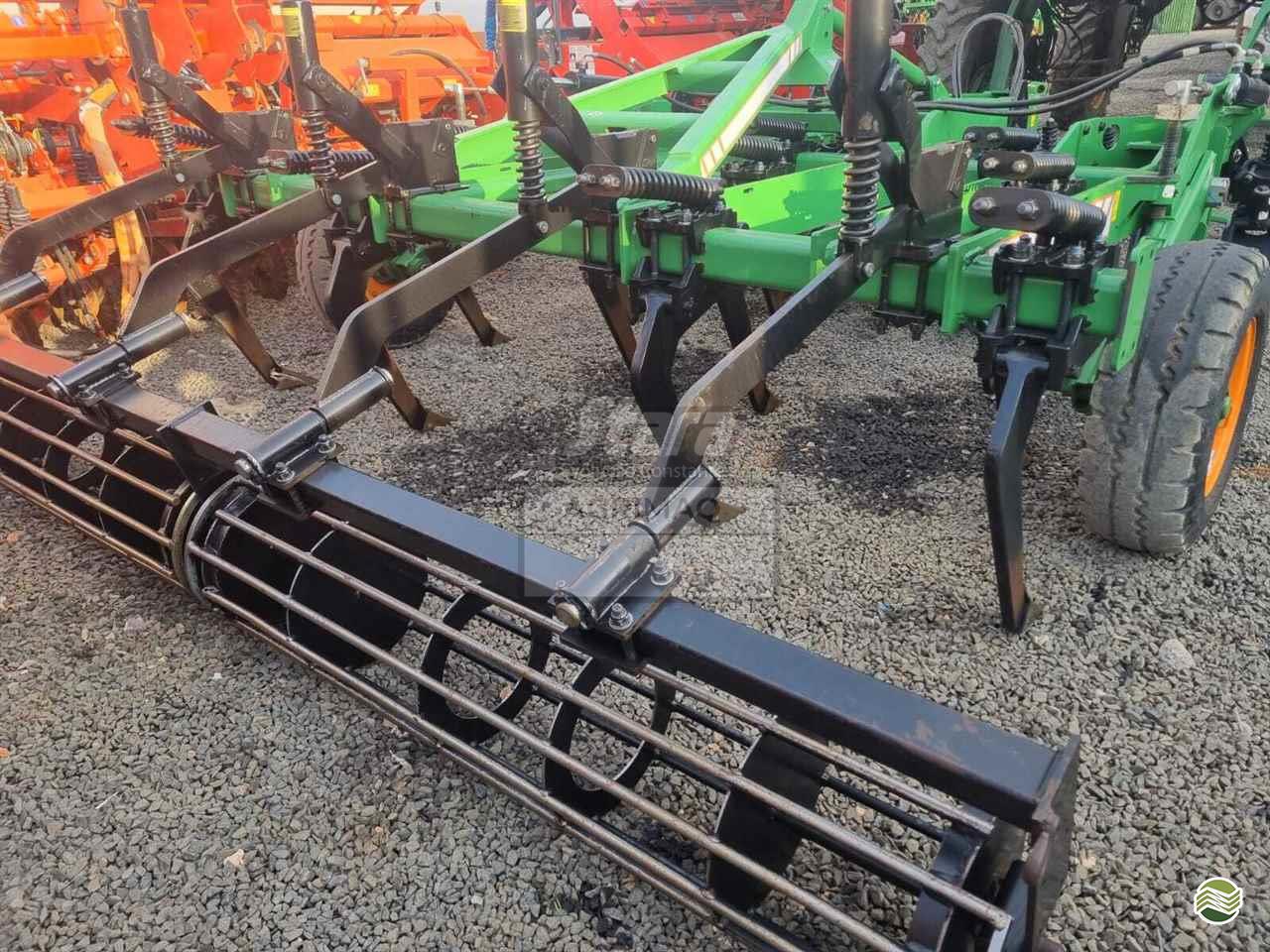 IMPLEMENTOS AGRICOLAS ESCARIFICADOR 11 HASTES DISCO CORTE Agrimaq Máquinas Agrícolas - Stara ARAUCARIA PARANÁ PR